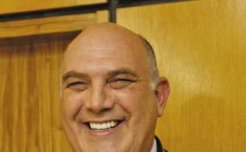 De Jager rolls with the punches