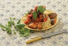 Pasta with brinjals and tomatoes