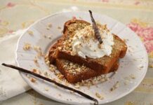 Banana cake with pecan nuts