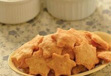 Parmesan dip biscuits