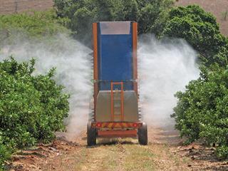 Maintaining your sprayer Maintaining your sprayer