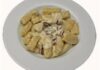 Gnocchi with cheese sauce