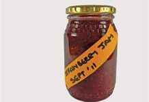Strawberry jam – in a microwave