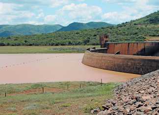 Hluhluwe farmers assist community in crisis