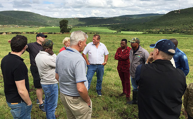 New Zealand experts share knowledge with SA dairy farmers New Zealand experts share knowledge with SA dairy farmers