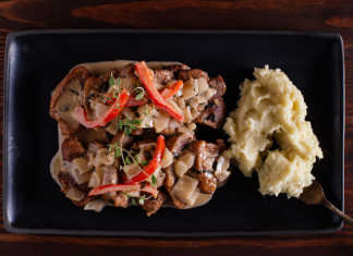 pork fillets with a sweet pepper sauce