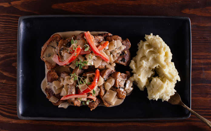 pork fillets with a sweet pepper sauce