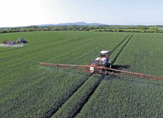 The MagGrow spraying system uses magnetic strips that ionise the pesticide solution, thereby improving plant adhesion.