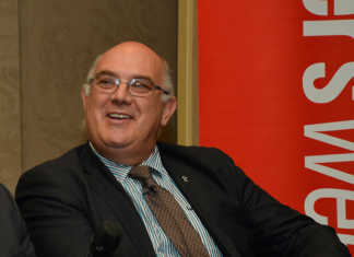 Dr Theo de Jager