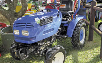 The Zar Trac J16 4x4.