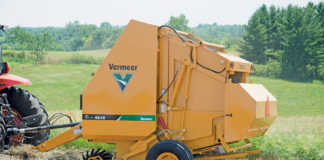 Vermeer Rancher 6640 big round baler.