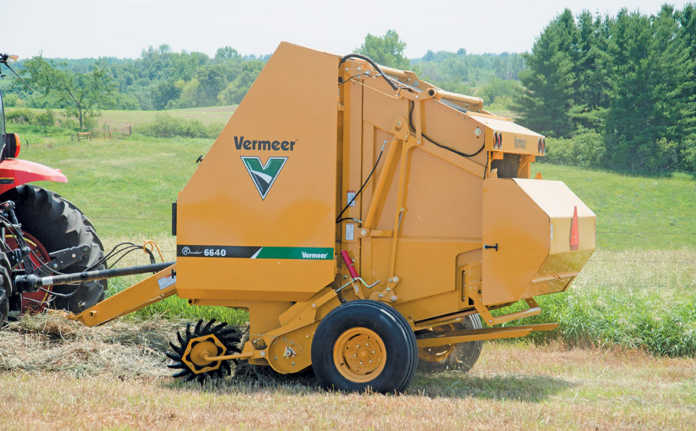Vermeer Rancher 6640 big round baler.
