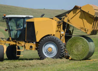 Vermeer ZR5 self-propelled round baler