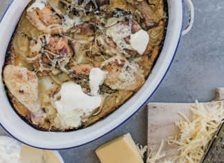 Chicken with onions and Emmentaler cheese