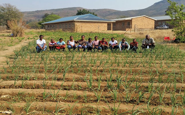 Limpopo extension officer makes farming ‘cool’ for schoolkids Limpopo extension officer makes farming ‘cool’ for schoolkids