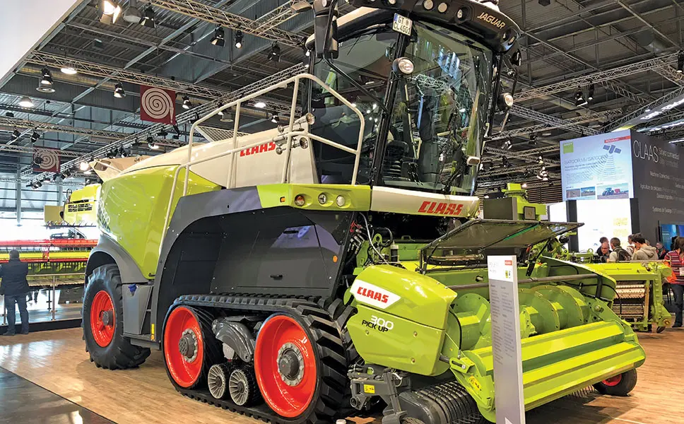 CLAAS JAGUAR 960 TERRA TRAC forage harvester