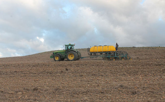 Western Cape farmers faced with challenging planting season Western Cape farmers faced with challenging planting season