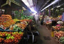 Buyers rush for staples as Durban market opens