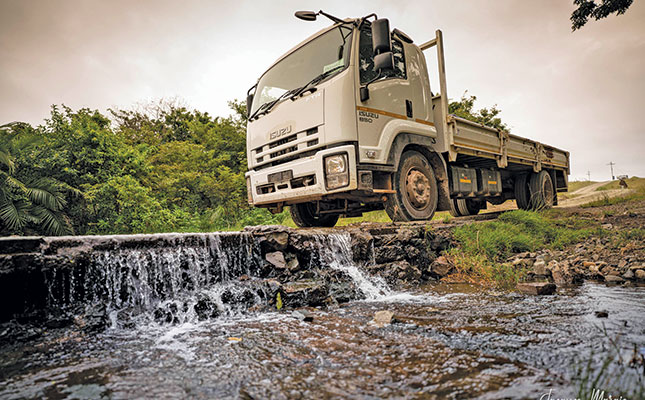 Isuzu makes a splash in the Eastern Cape Isuzu makes a splash in the Eastern Cape