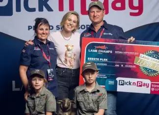 Kroonstad Hampshire Down breeder wins Lamb Champs Parys competition Hennie Jonker and his family with Minkie van der Westhuisen