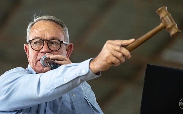 Johan van der Nest’s incredible 30-year legacy as an auctioneer