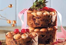 Mini festive fruit & nut cakes