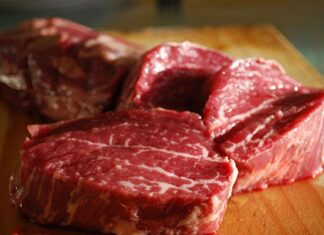 Food inflation steady at 4,4% as meat prices remain under pressure