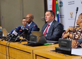 FMD an ‘out-of-control crisis’ due to lack of effective state action From left: ministry spokesperson Joylene van Wyk, Director General Mooketsa Ramasodi, Minsiter of agriculture John Steenhuisen, Dr Emily Mogajane, head of the Ministerial Advisory Task Team on Animal Disease Prevention and Control.