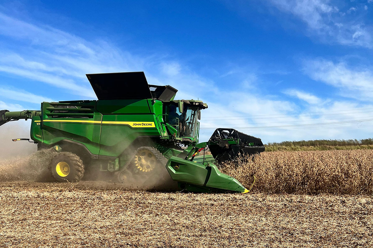 John Deere Harvesting grain