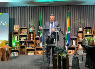 Steenhuisen outlines challenges facing farmers at Grain SA Congress