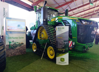 John Deere pushes rigid-frame tractor power to new levels