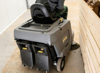 Remove dust, don’t stir it up: effective cleaning for agri warehouses
