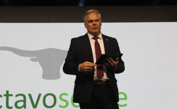 Aucamp expands FMD advisory structures to include more industry representatives minister of agriculture willie aucamp